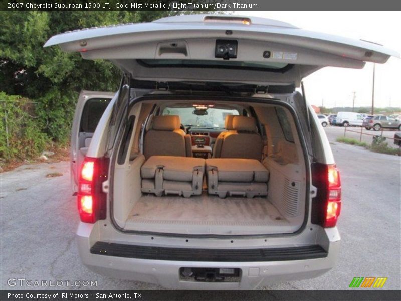 Gold Mist Metallic / Light Titanium/Dark Titanium 2007 Chevrolet Suburban 1500 LT