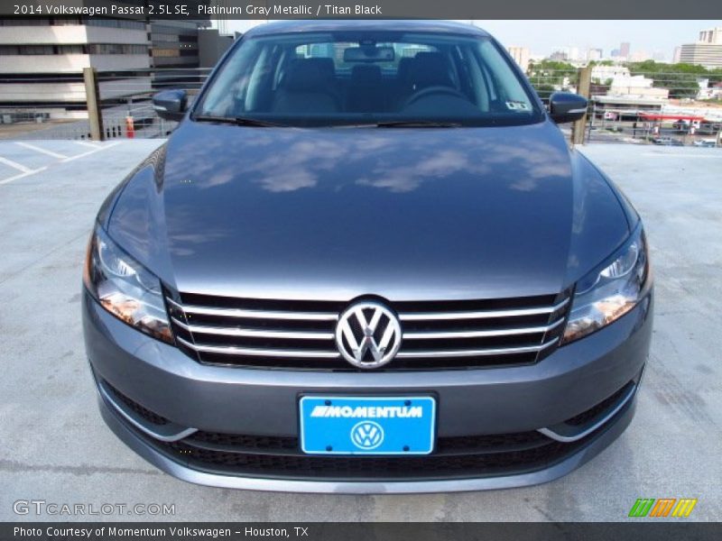 Platinum Gray Metallic / Titan Black 2014 Volkswagen Passat 2.5L SE