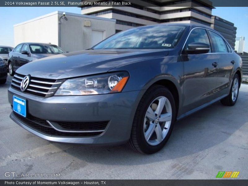 Platinum Gray Metallic / Titan Black 2014 Volkswagen Passat 2.5L SE