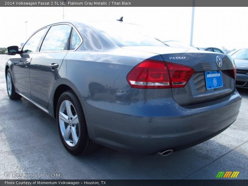 Platinum Gray Metallic / Titan Black 2014 Volkswagen Passat 2.5L SE