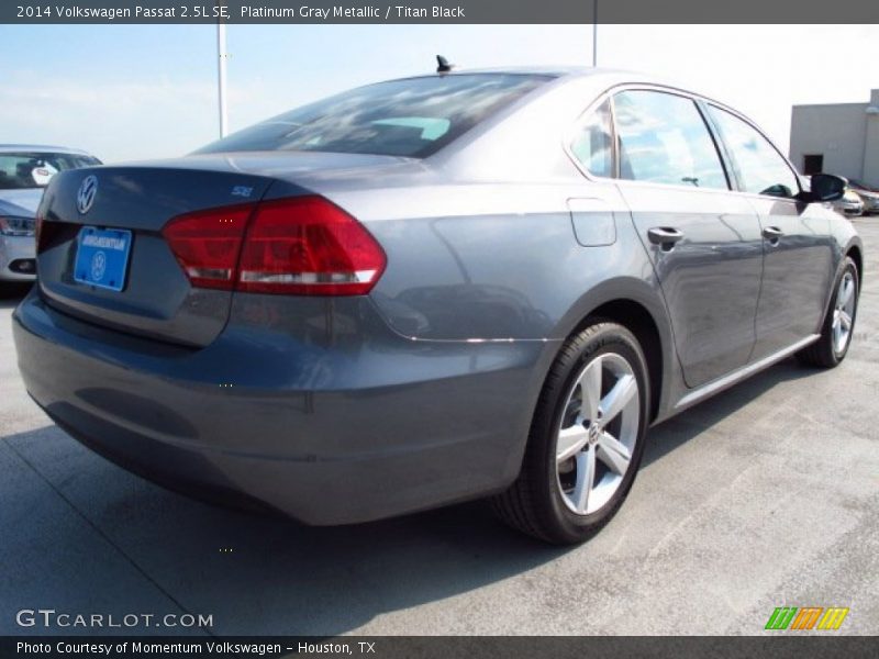 Platinum Gray Metallic / Titan Black 2014 Volkswagen Passat 2.5L SE