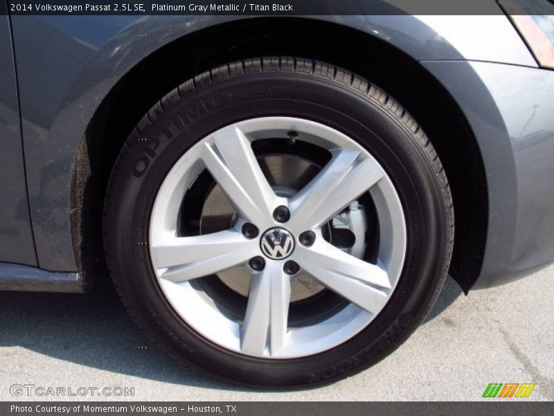 Platinum Gray Metallic / Titan Black 2014 Volkswagen Passat 2.5L SE