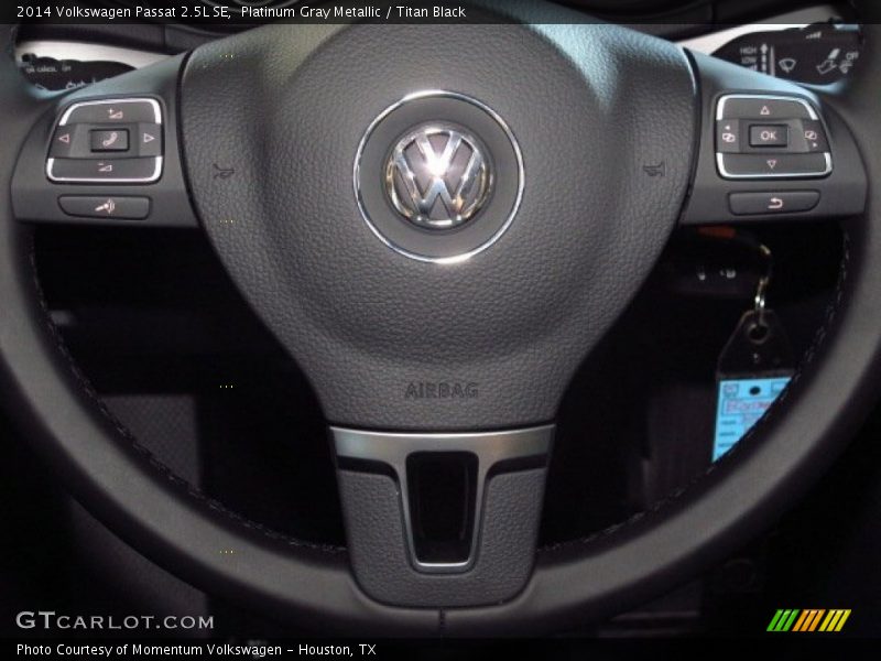 Platinum Gray Metallic / Titan Black 2014 Volkswagen Passat 2.5L SE