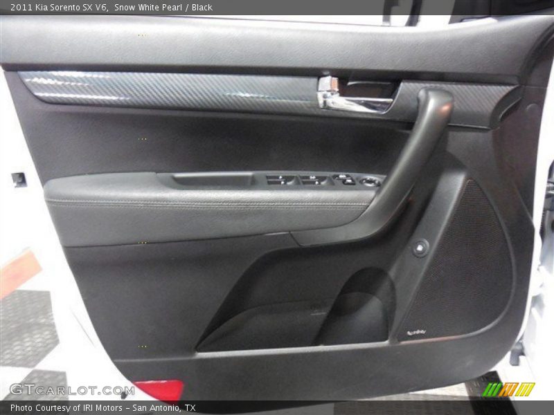 Snow White Pearl / Black 2011 Kia Sorento SX V6