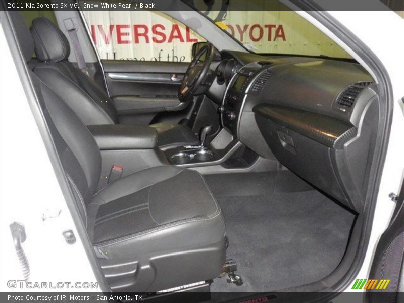 Snow White Pearl / Black 2011 Kia Sorento SX V6