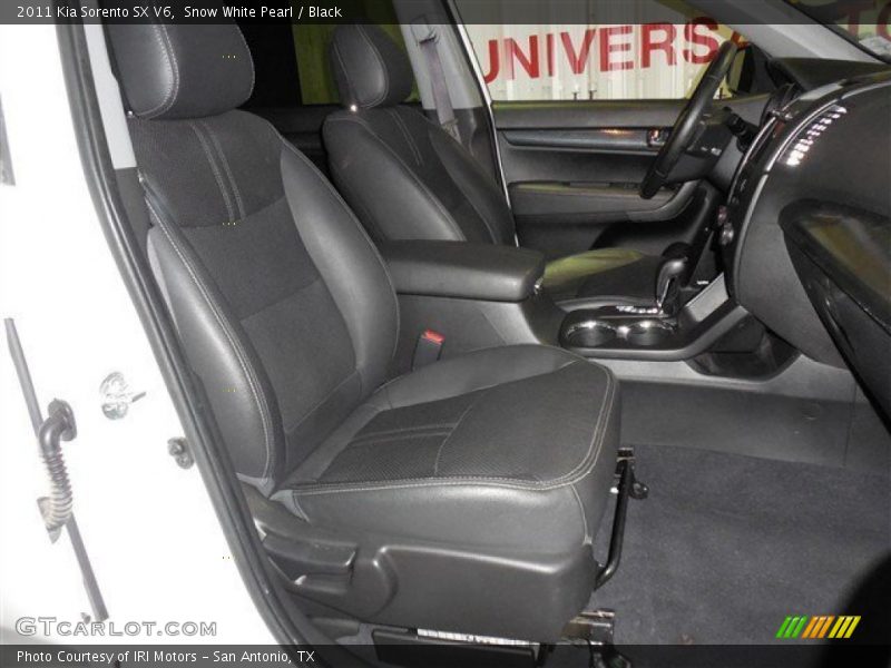 Snow White Pearl / Black 2011 Kia Sorento SX V6