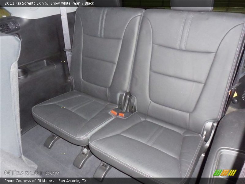 Snow White Pearl / Black 2011 Kia Sorento SX V6