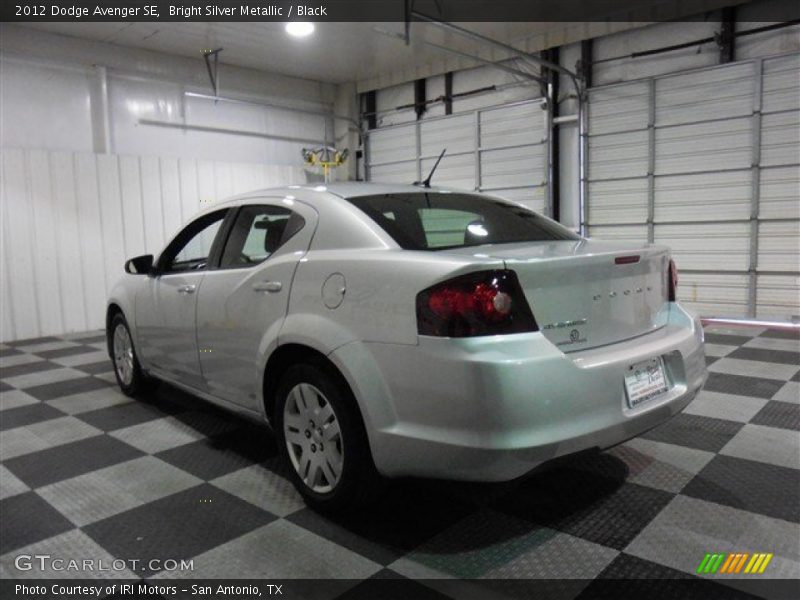 Bright Silver Metallic / Black 2012 Dodge Avenger SE