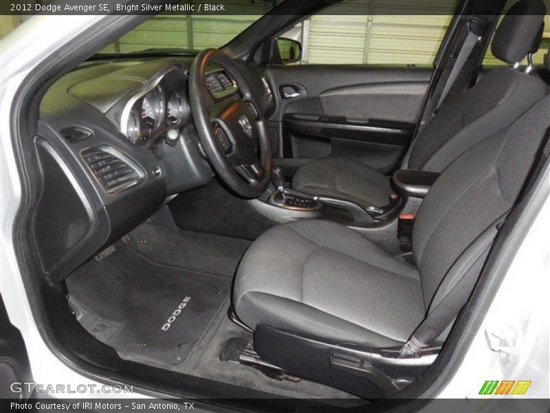 Bright Silver Metallic / Black 2012 Dodge Avenger SE