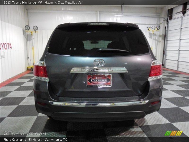 Magnetic Gray Metallic / Ash 2013 Toyota Highlander V6