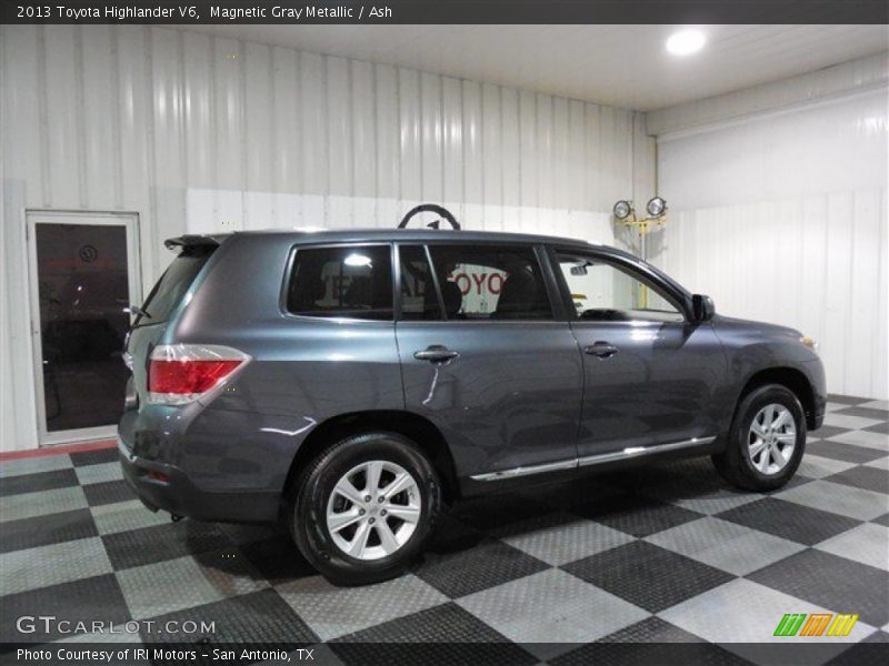 Magnetic Gray Metallic / Ash 2013 Toyota Highlander V6