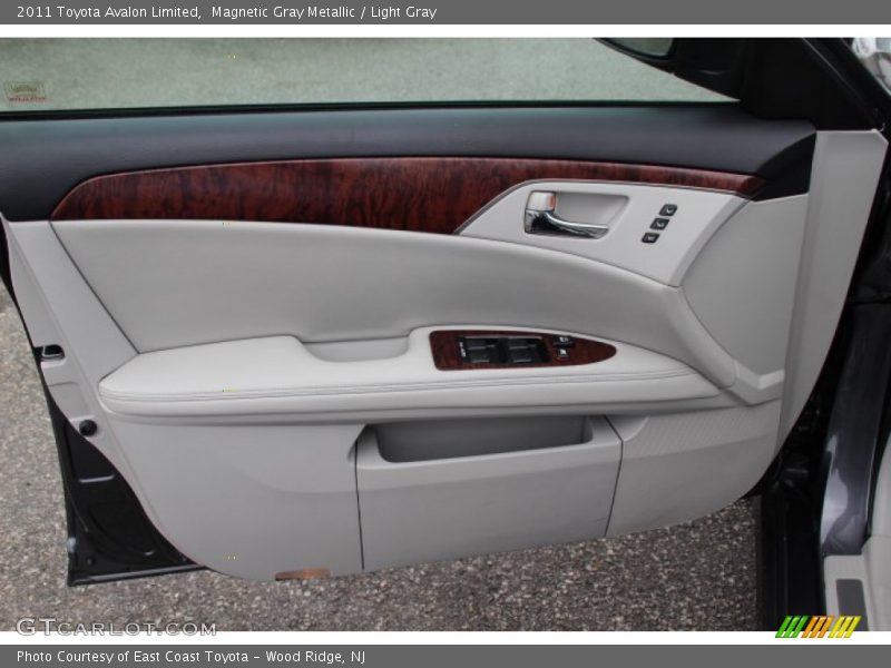 Magnetic Gray Metallic / Light Gray 2011 Toyota Avalon Limited