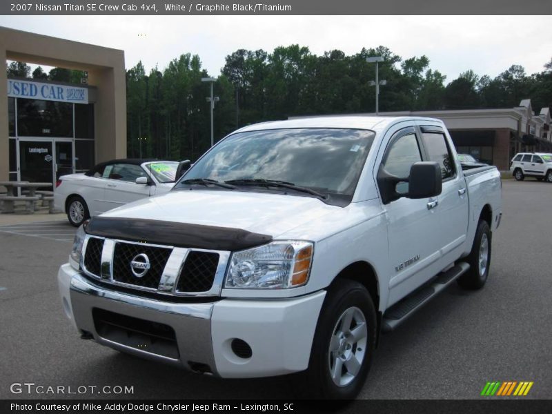 White / Graphite Black/Titanium 2007 Nissan Titan SE Crew Cab 4x4