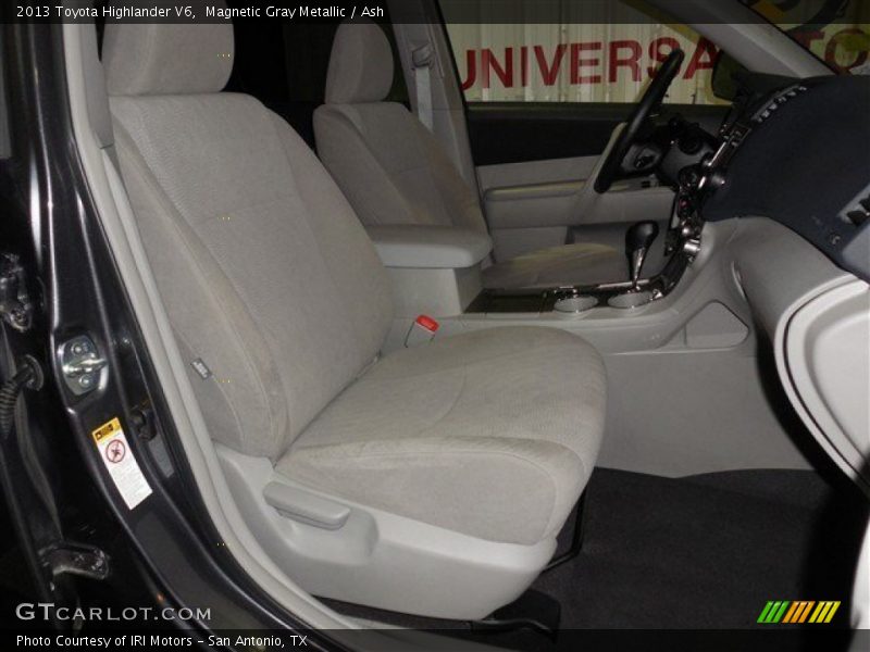 Magnetic Gray Metallic / Ash 2013 Toyota Highlander V6