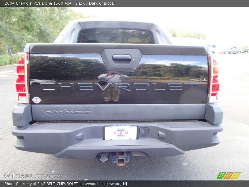 Black / Dark Charcoal 2004 Chevrolet Avalanche 1500 4x4