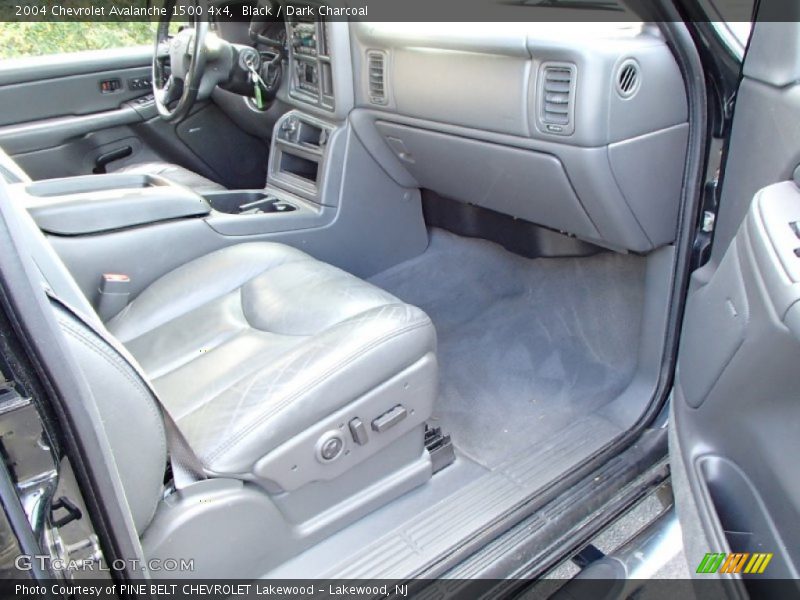 Black / Dark Charcoal 2004 Chevrolet Avalanche 1500 4x4
