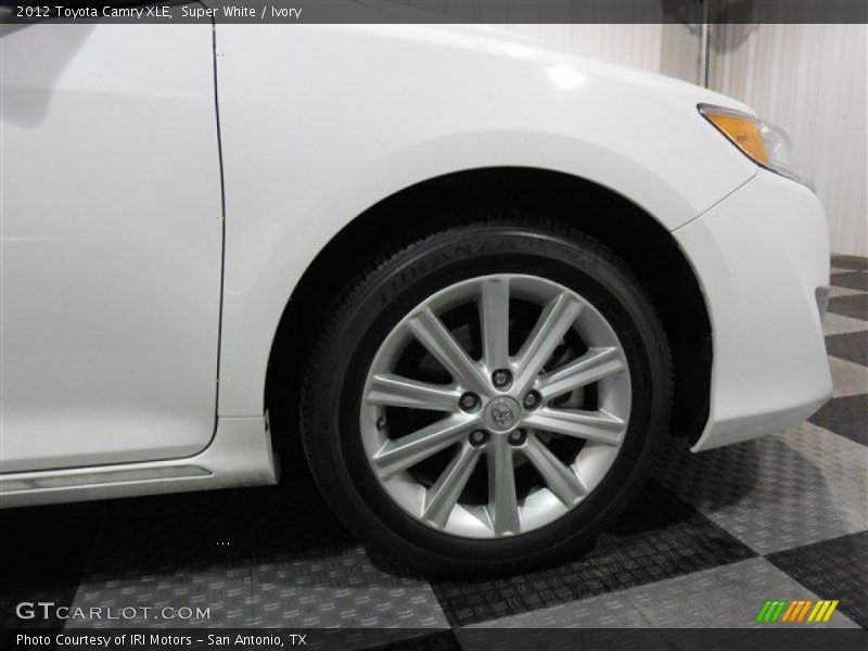 Super White / Ivory 2012 Toyota Camry XLE