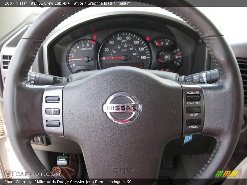 White / Graphite Black/Titanium 2007 Nissan Titan SE Crew Cab 4x4