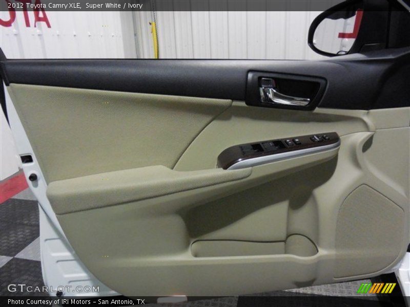 Super White / Ivory 2012 Toyota Camry XLE