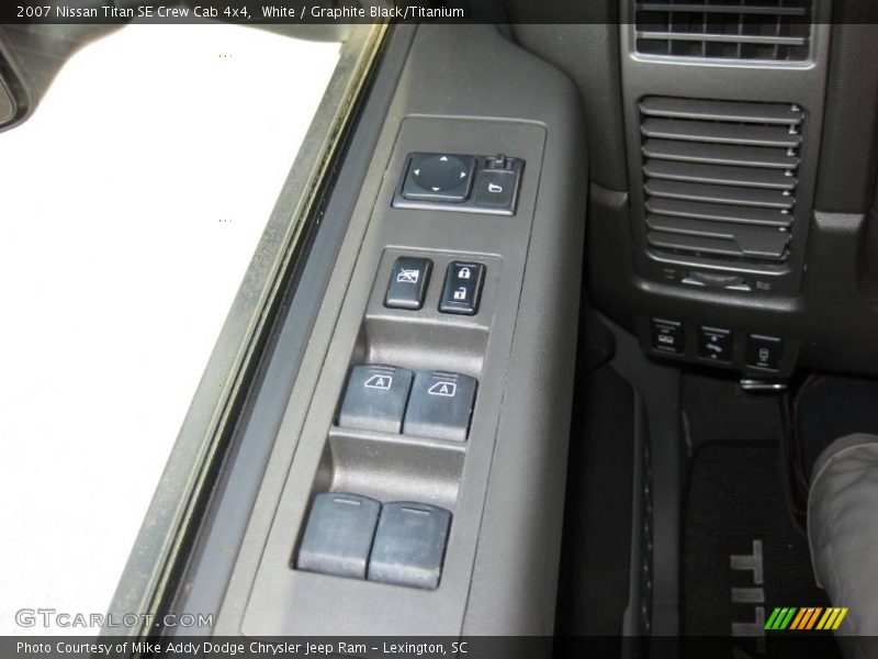 White / Graphite Black/Titanium 2007 Nissan Titan SE Crew Cab 4x4