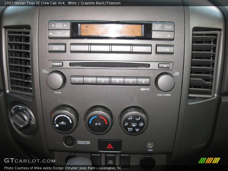 White / Graphite Black/Titanium 2007 Nissan Titan SE Crew Cab 4x4