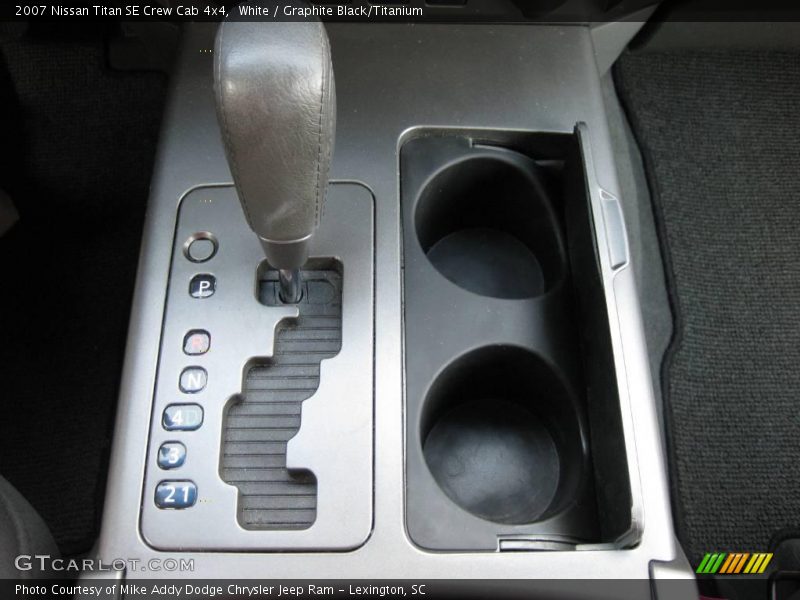 White / Graphite Black/Titanium 2007 Nissan Titan SE Crew Cab 4x4