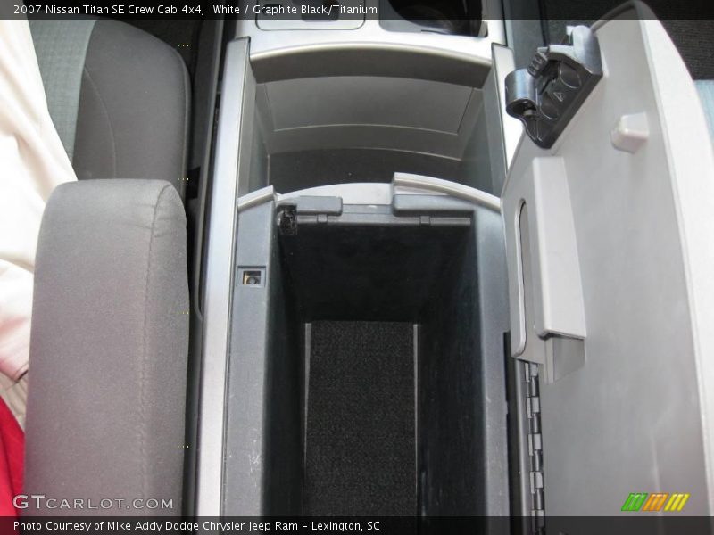 White / Graphite Black/Titanium 2007 Nissan Titan SE Crew Cab 4x4