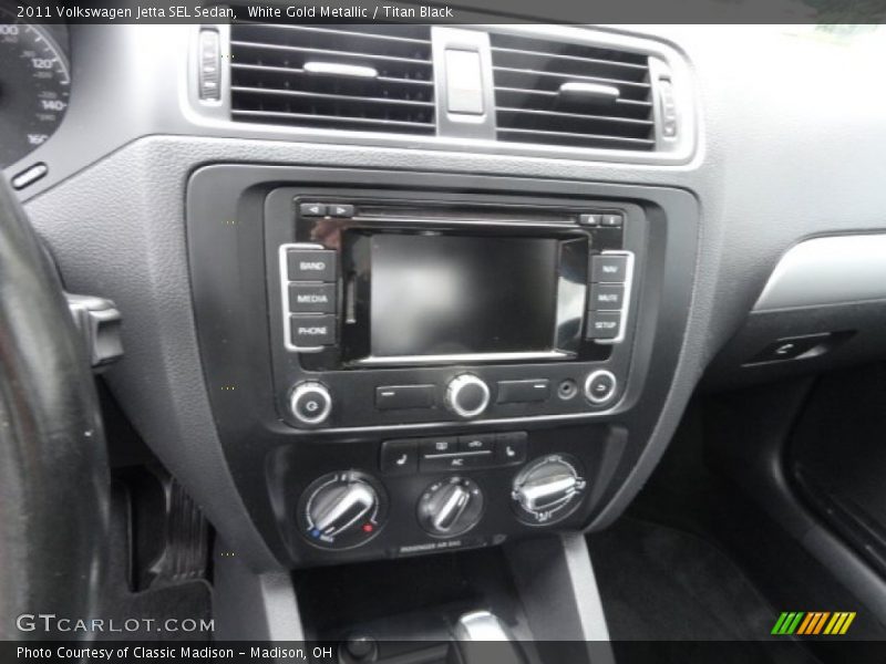 White Gold Metallic / Titan Black 2011 Volkswagen Jetta SEL Sedan