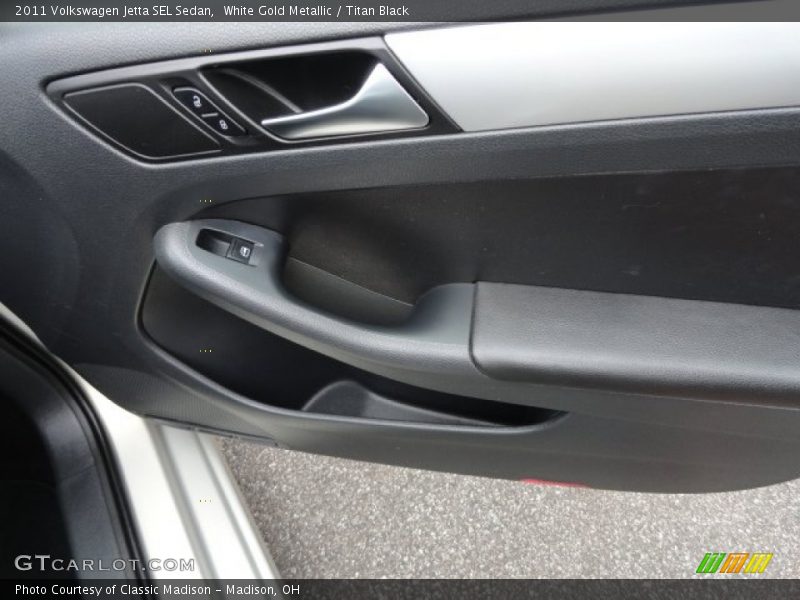 White Gold Metallic / Titan Black 2011 Volkswagen Jetta SEL Sedan