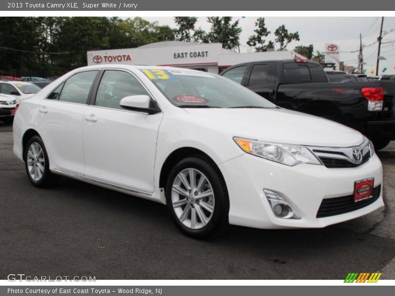 Super White / Ivory 2013 Toyota Camry XLE