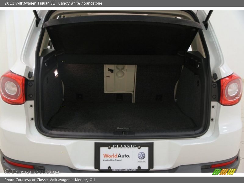 Candy White / Sandstone 2011 Volkswagen Tiguan SE