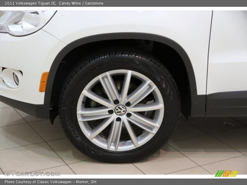 Candy White / Sandstone 2011 Volkswagen Tiguan SE