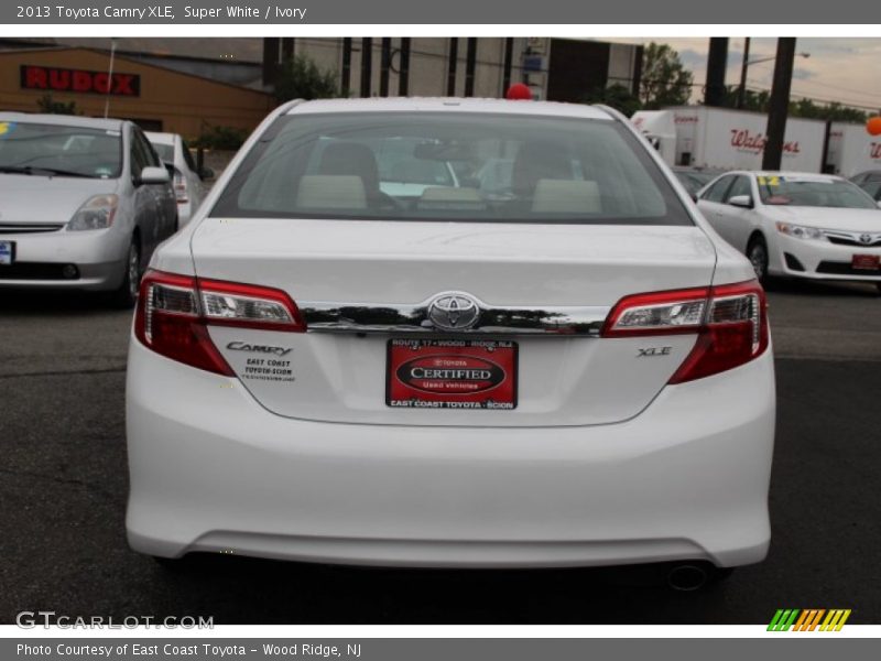 Super White / Ivory 2013 Toyota Camry XLE