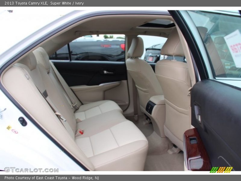 Super White / Ivory 2013 Toyota Camry XLE