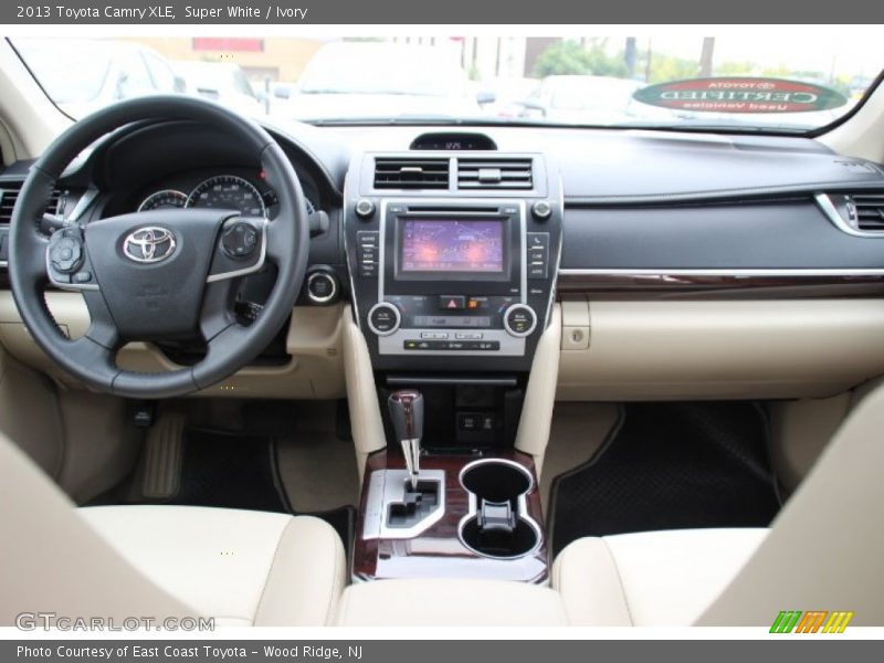 Super White / Ivory 2013 Toyota Camry XLE