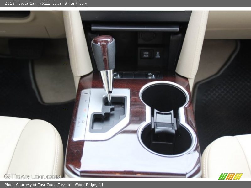 Super White / Ivory 2013 Toyota Camry XLE