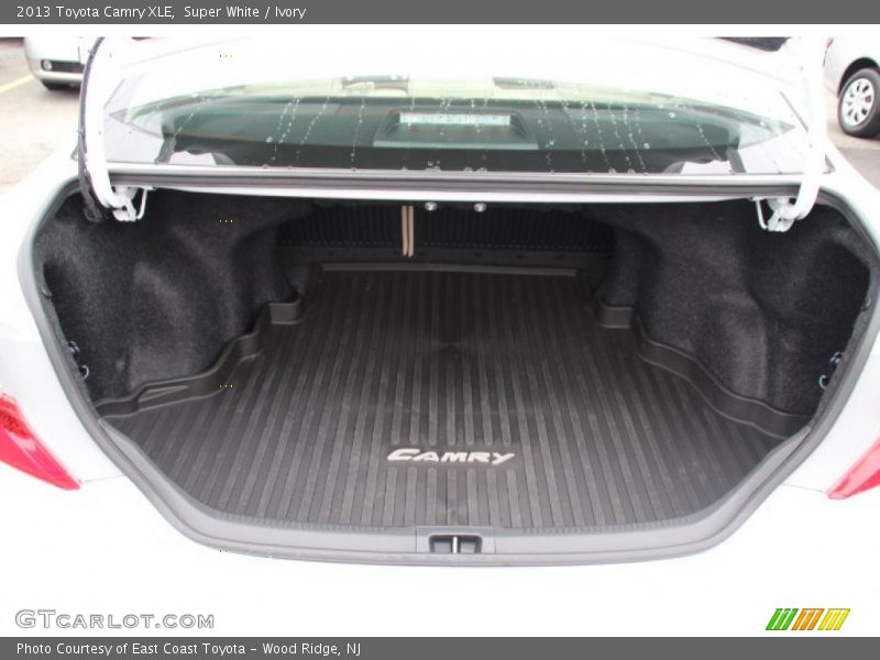 Super White / Ivory 2013 Toyota Camry XLE