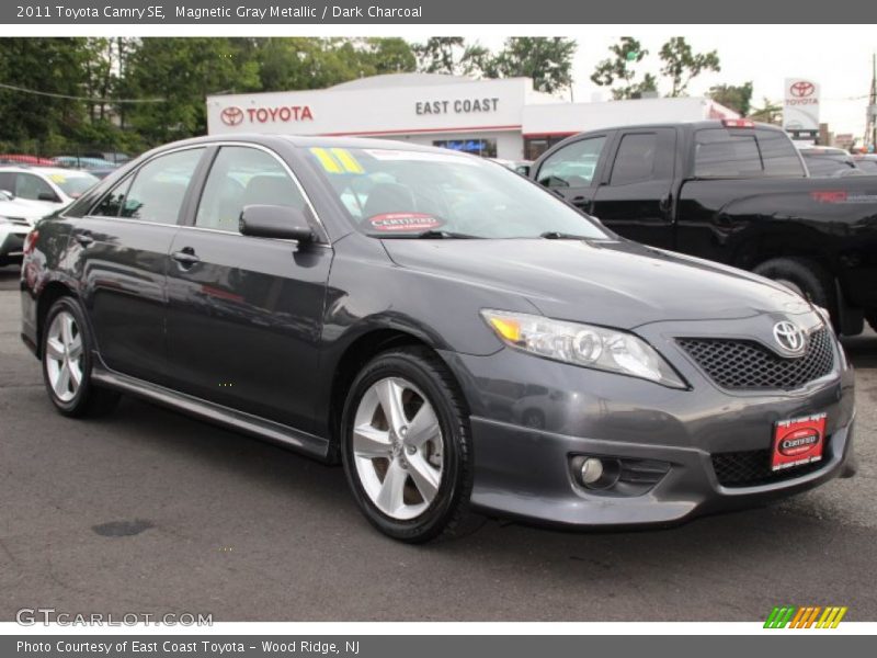 Magnetic Gray Metallic / Dark Charcoal 2011 Toyota Camry SE