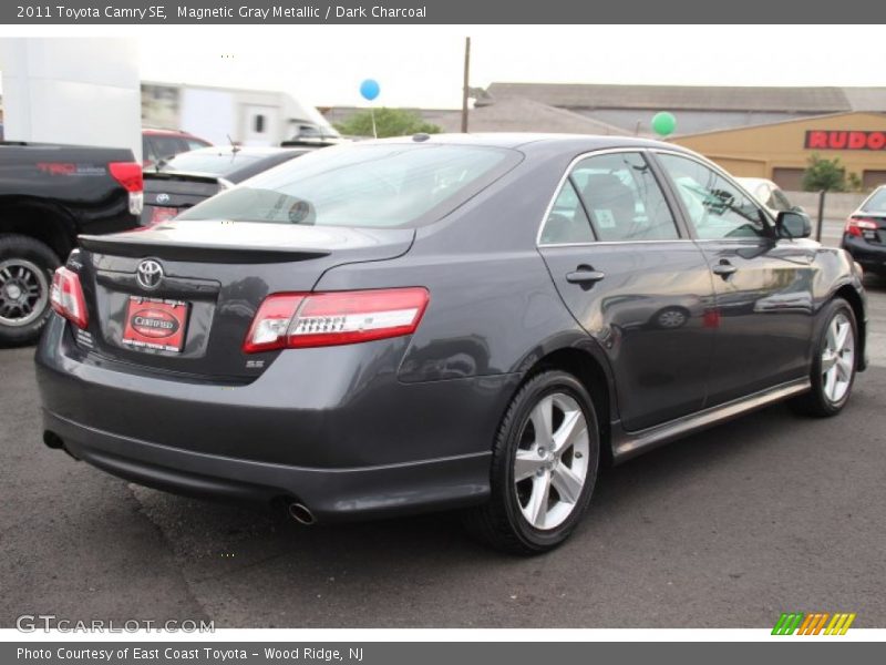Magnetic Gray Metallic / Dark Charcoal 2011 Toyota Camry SE