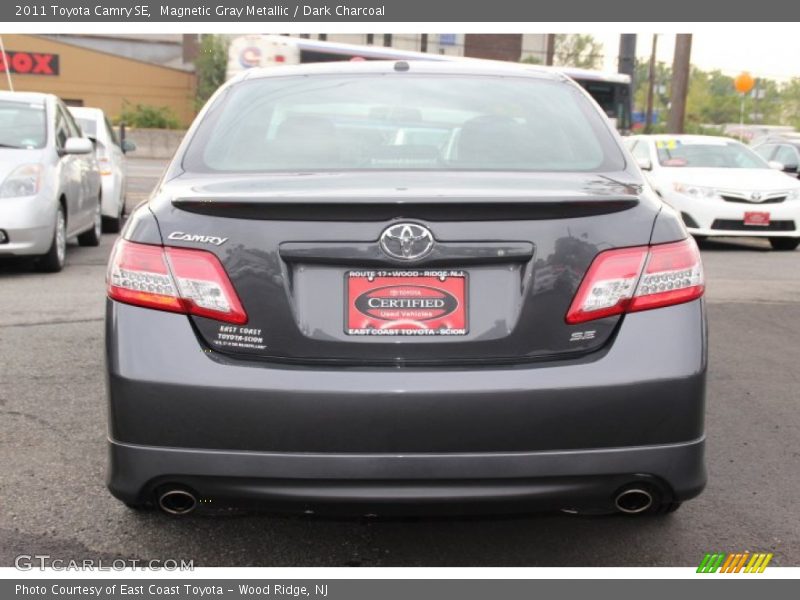Magnetic Gray Metallic / Dark Charcoal 2011 Toyota Camry SE