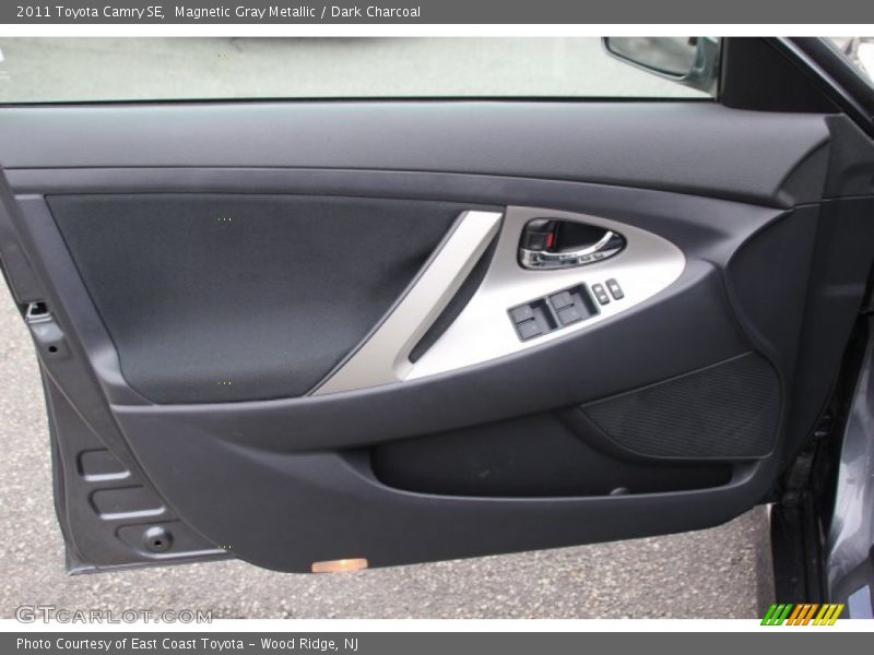 Magnetic Gray Metallic / Dark Charcoal 2011 Toyota Camry SE