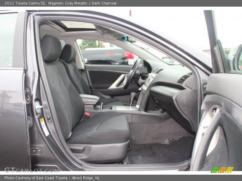 Magnetic Gray Metallic / Dark Charcoal 2011 Toyota Camry SE