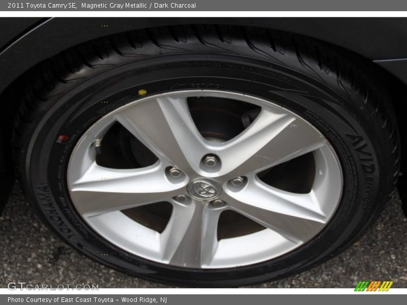 Magnetic Gray Metallic / Dark Charcoal 2011 Toyota Camry SE