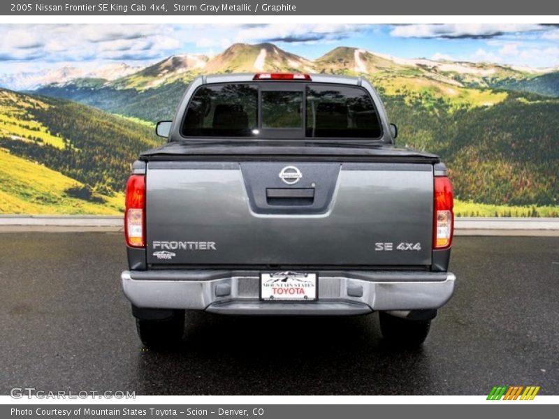 Storm Gray Metallic / Graphite 2005 Nissan Frontier SE King Cab 4x4