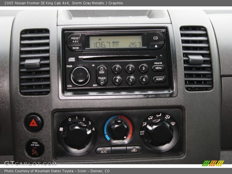 Storm Gray Metallic / Graphite 2005 Nissan Frontier SE King Cab 4x4