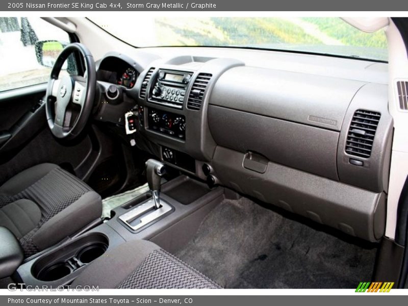 Storm Gray Metallic / Graphite 2005 Nissan Frontier SE King Cab 4x4