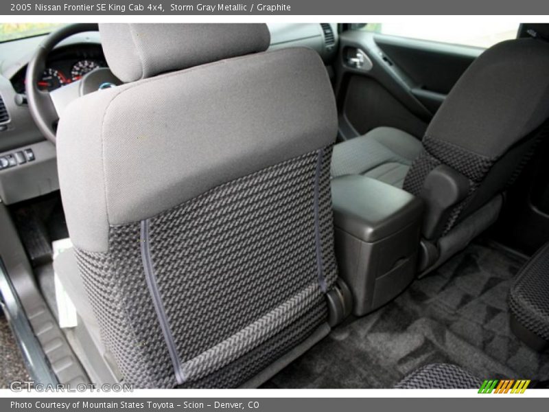 Storm Gray Metallic / Graphite 2005 Nissan Frontier SE King Cab 4x4