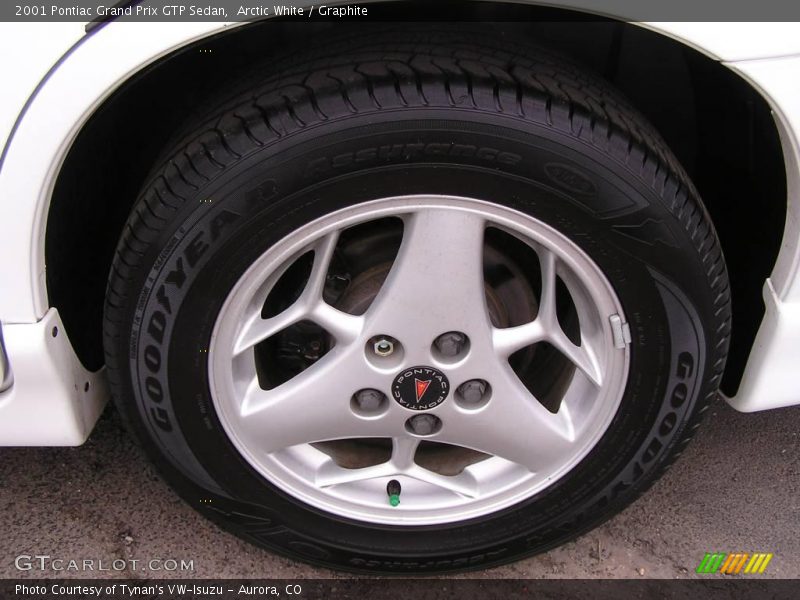 Arctic White / Graphite 2001 Pontiac Grand Prix GTP Sedan