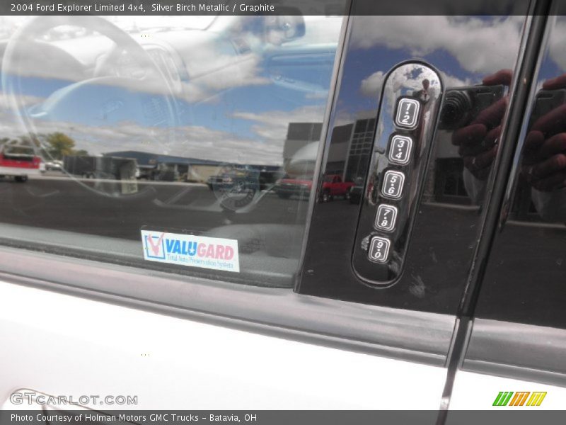Silver Birch Metallic / Graphite 2004 Ford Explorer Limited 4x4