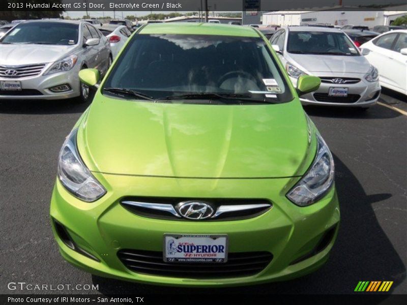 Electrolyte Green / Black 2013 Hyundai Accent GS 5 Door